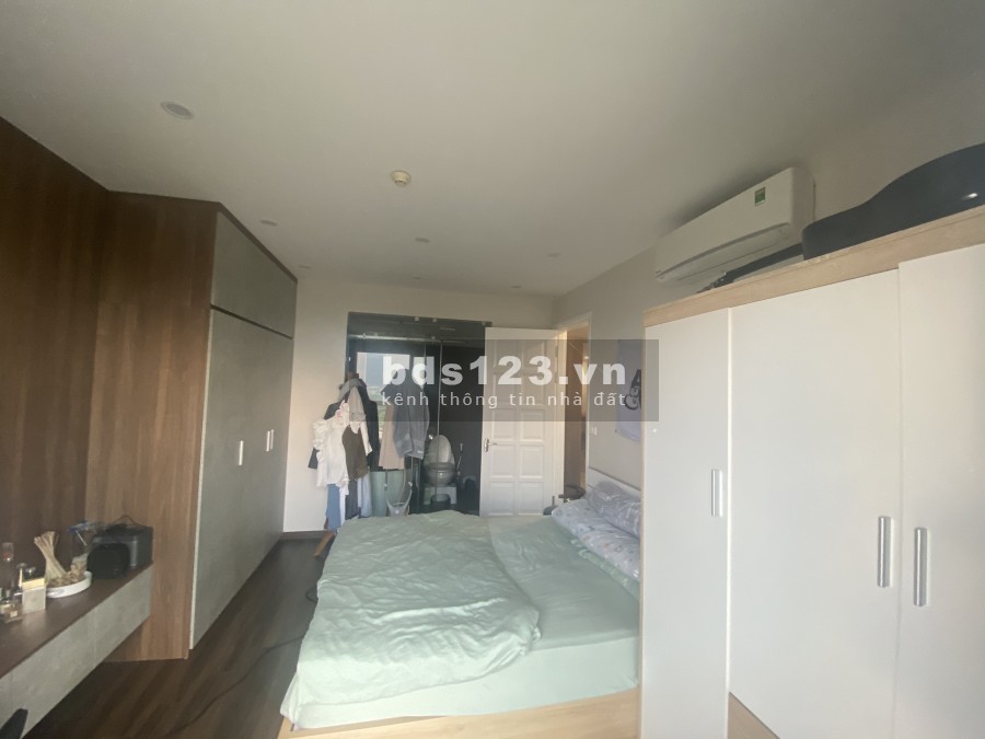Bán căn hộ E5 Ciputra: Tầng 10 dt 123m2 3 phòng ngủ đủ đồ ban công Đông Bắc giá 5.5 tỷ có thương lượng.