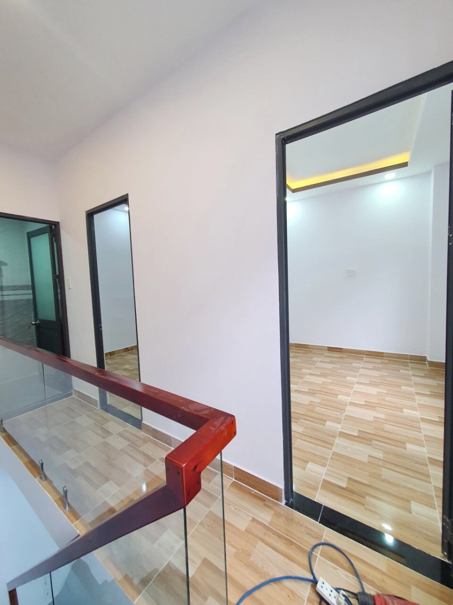 Nhà mới, đẹp hẻm Tùng Thiện Vương Phường 12 Quận 8 ngân hàng hỗ trơ vay lãi suất thấp