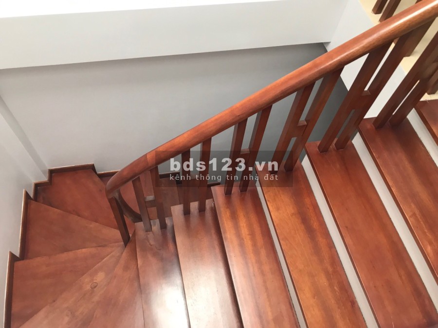 Bán nhà Quan Hoa, Quận Cầu Giấy diện tích 43m2 xây 5 tầng mới giá bán nhỉnh 4 tỷ