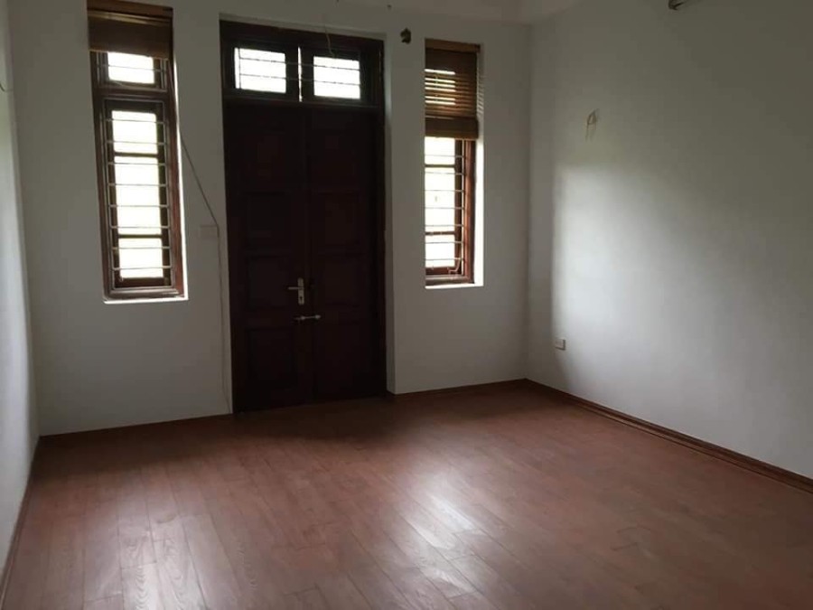 Bán nhà phân lô ô tô kf ở ngay Hoàng Quốc Việt, Cầu Giấy 48m2 5 tầng mt 4.5m giá 8.5 tỷ 0902224679