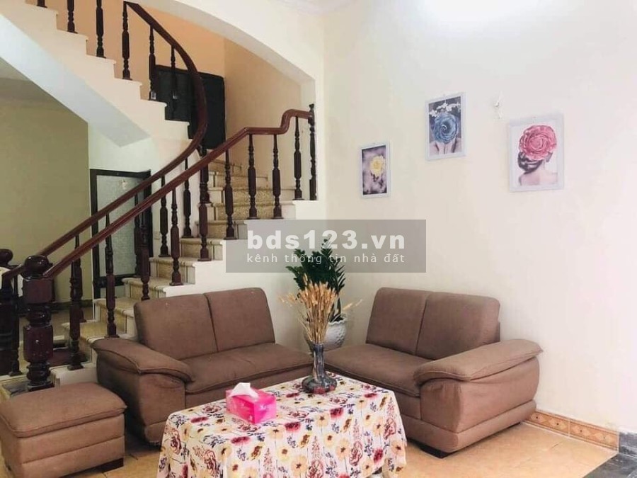 Bán nhà như bán đất tại Lĩnh Nam 39m2, mặt tiền 4m giá chỉ có 2.4 tỷ.