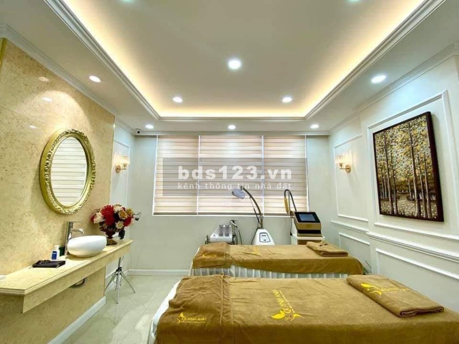 Bán nhà mặt phố Cầu Giấy, đường 10m, kinh doanh giá chỉ 7.5 tỷ sổ đỏ vuông đẹp