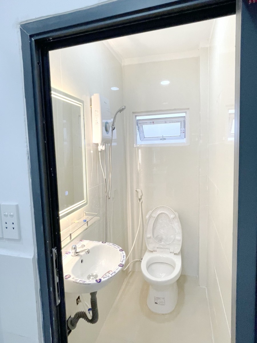 Nhà lầu 2PN hẻm số 5 đường Võ Trứ Phường 9 Quận 8