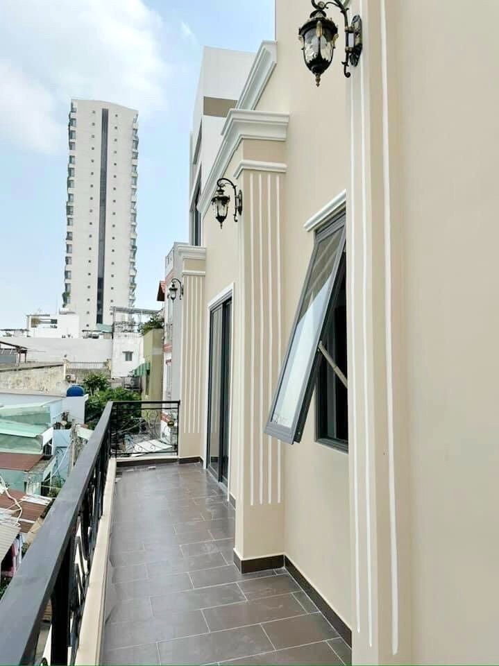 Nhà nở hậu 4.7*17m căn góc hẻm xe hơi Nguyễn Duy P9 Q8