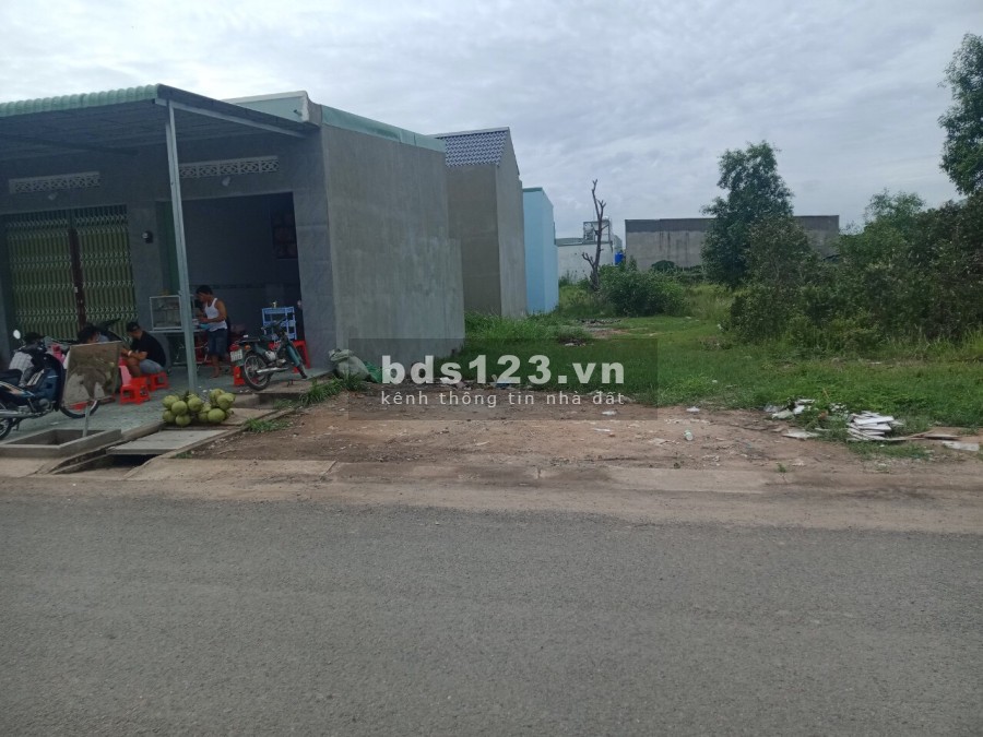 Cần bán lô đất đẹp đường 12m, giá 1,3 tỷ cách trường cấp 1,2, Chợ dân sinh 500m, thổ cư 100%