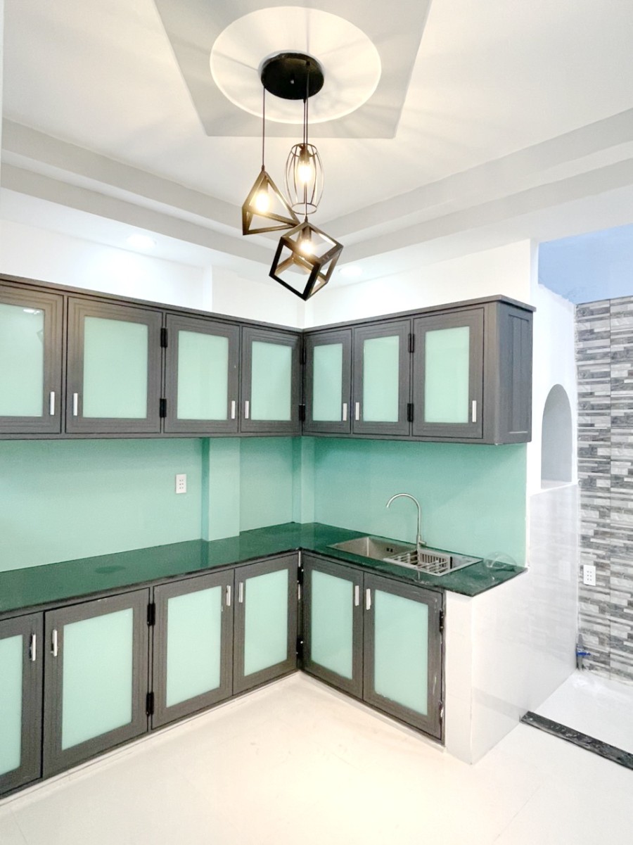 Nhà lầu 2PN hẻm số 5 đường Võ Trứ Phường 9 Quận 8