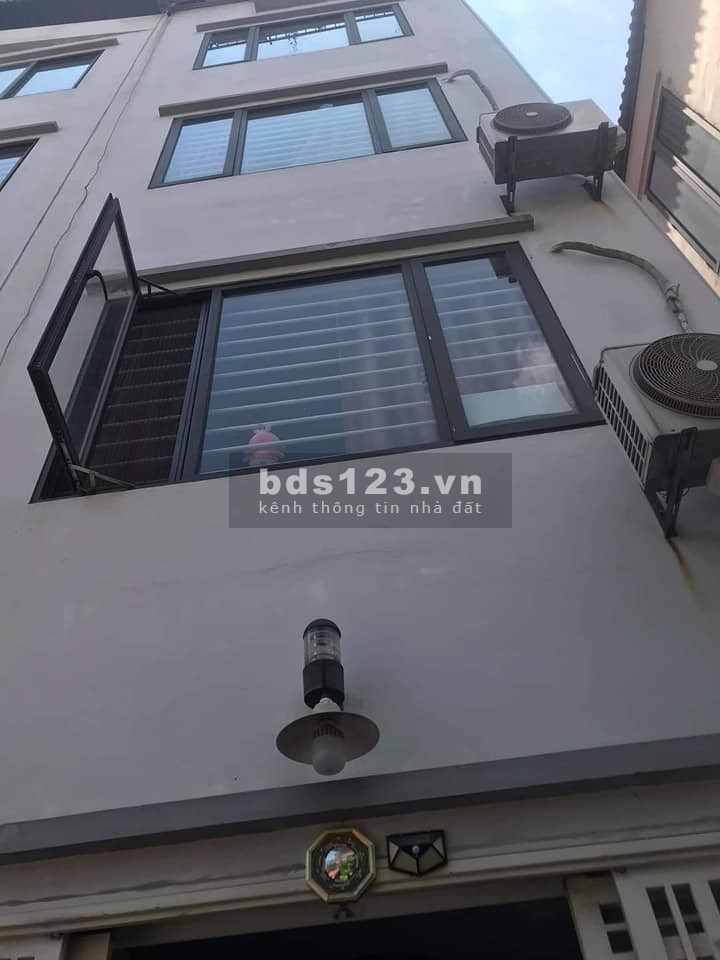 Nhà Nguyễn Khang 36m ngõ 3 gác đua, cách mặt phố 30m gần trường tiểu học, THPT chợ siêu thị