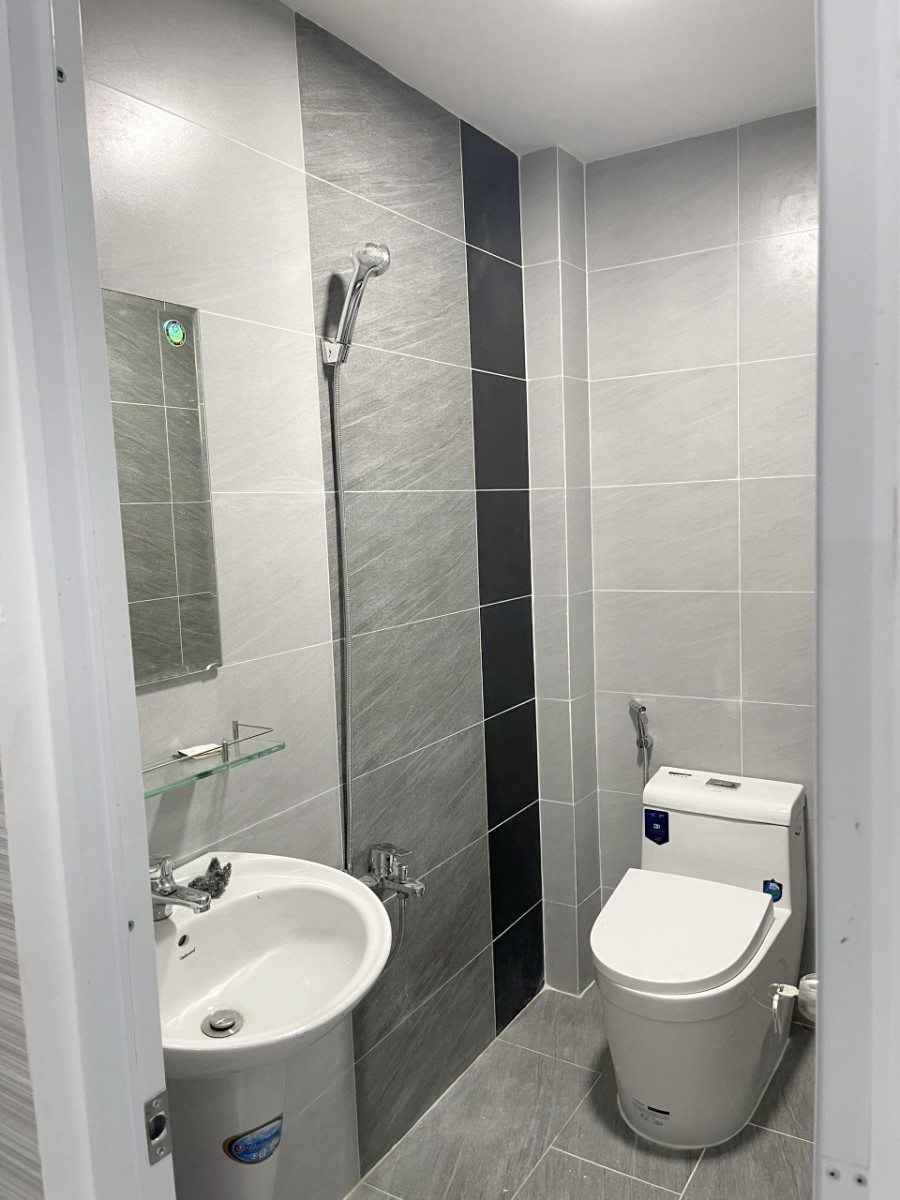 Nhà đẹp, nội thất cao cấp, 2 lầu hẻm 502 gần mặt tiền Hưng Phú P9 Quận 8 sổ hồng riêng