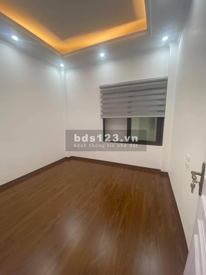 Nhà tuyệt đẹp trong ngõ Cầu Giấy diện tích 40.5/45m2 4 tầng, mặt tiền 3.5m, giá bán 5.3 tỷ