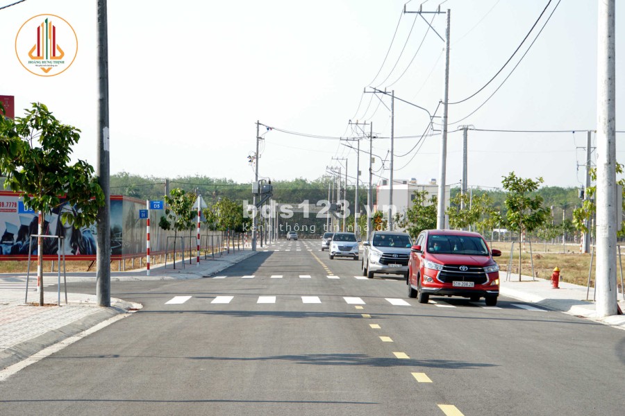 Cần nhượng lại lô đất nằm liền kề trung tâm thương mại xung quanh hạ tầng hoàn chỉnh