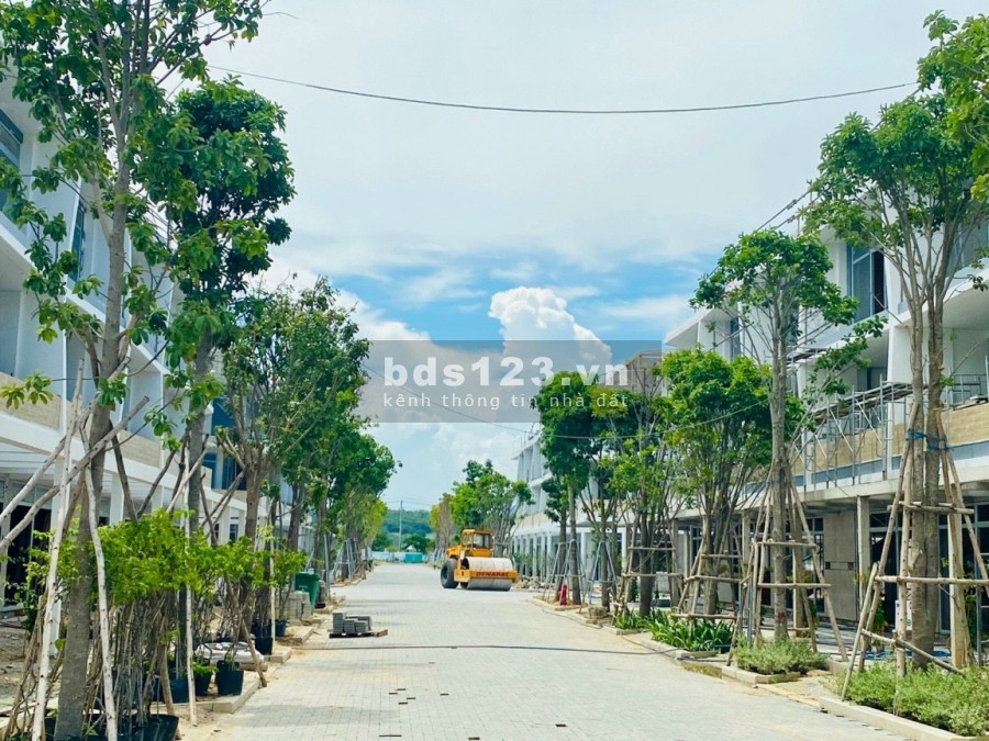 Bán nhà liền liền kề The Song, hoàn thiện 1 trệt 2 lầu, giá 7.9 tỷ chiết khấu, ngân hàng hỗ trợ vay