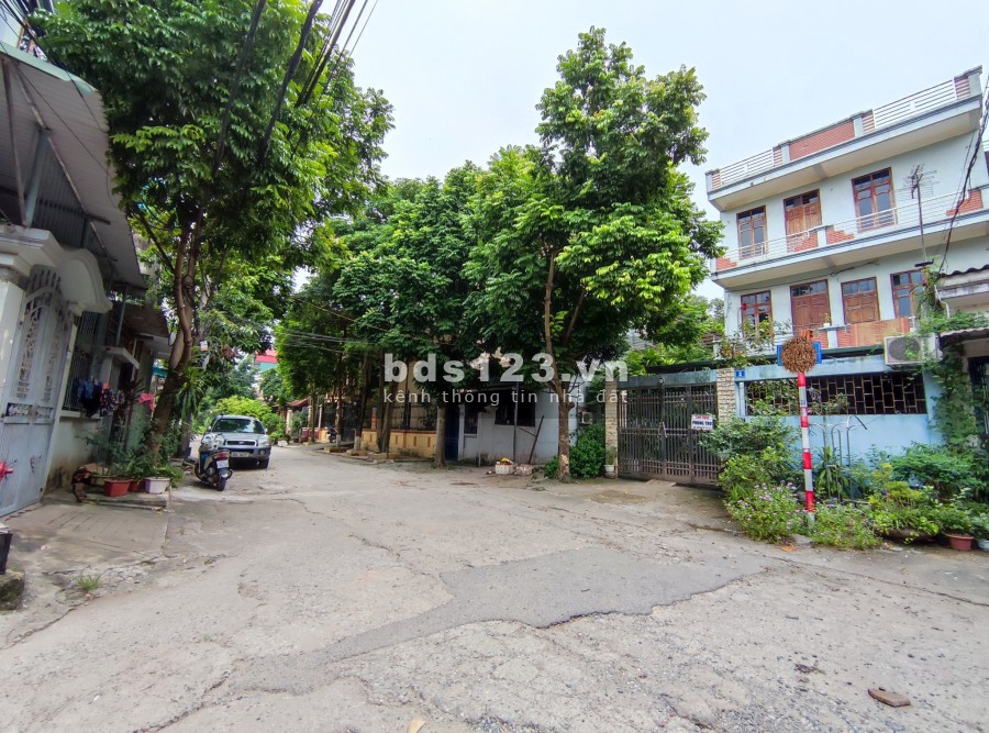 Bán đất Phúc Lợi giá mùa COVID, 56m2 ngõ 3 gác thông giá bán 46 triệu/m2 hàng xóm Vinhomes