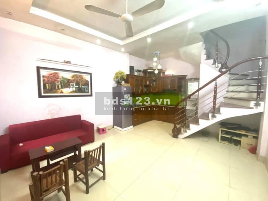Bán nhà nguyên căn siêu hiếm Đại Đồng ô tô đỗ cửa, diện tích 25m2, 4 tầng đúc, giá 2.6 tỷ