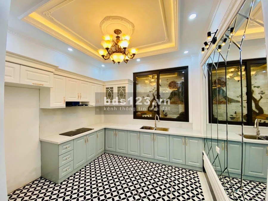 Chính chủ bán nhà Quận Cầu Giấy, nhà đẹp, ngõ đẹp, lô góc 43m2 4 tầng, giá bán 5,3 tỷ