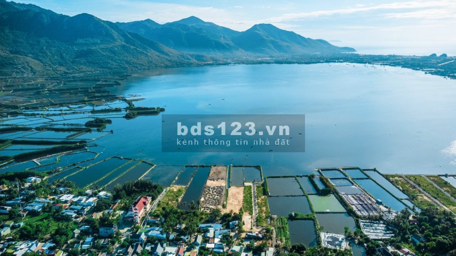 Bán đất gần ngay khu TMDV ven đầm, cạnh đường LÊ DUẪN 40m, xung quanh có đảo nhận tạo
