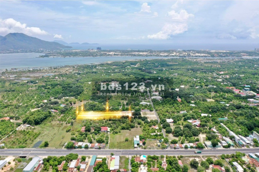 Bán đất gần ngay khu TMDV ven đầm, cạnh đường LÊ DUẪN 40m, xung quanh có đảo nhận tạo