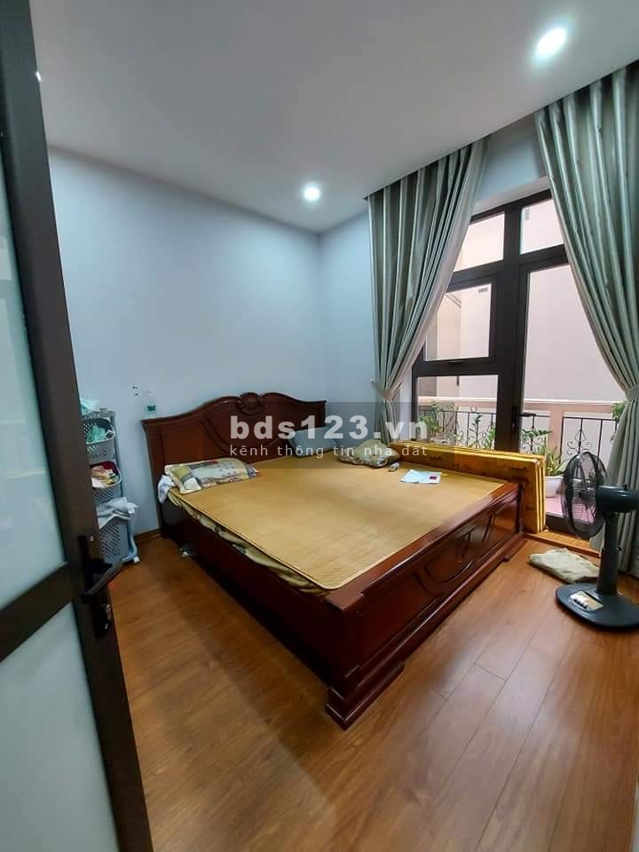 Lẻ Thanh Nghị bán nhà 4 tầng đẹp bàn giao ở ngay dân xây Hai Bà Trưng lh 0986209188