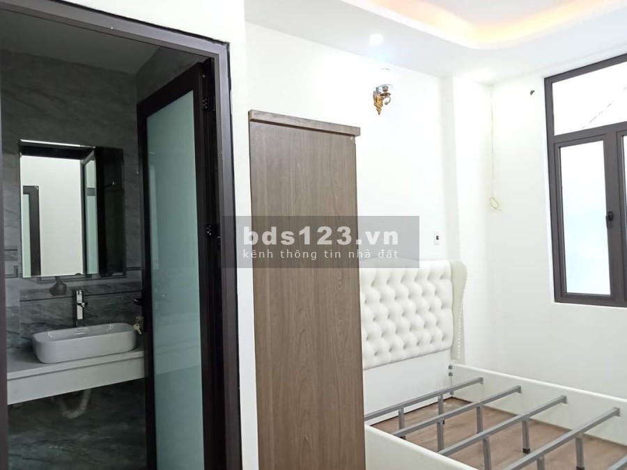 Bán nhà nguyên căn 4 tầng, diên tích 22m trong ngõ Trại Cá giá rẻ giá bán 2.2 tỷ, thương lượng