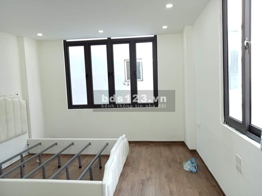 Bán nhà nguyên căn 4 tầng, diên tích 22m trong ngõ Trại Cá giá rẻ giá bán 2.2 tỷ, thương lượng