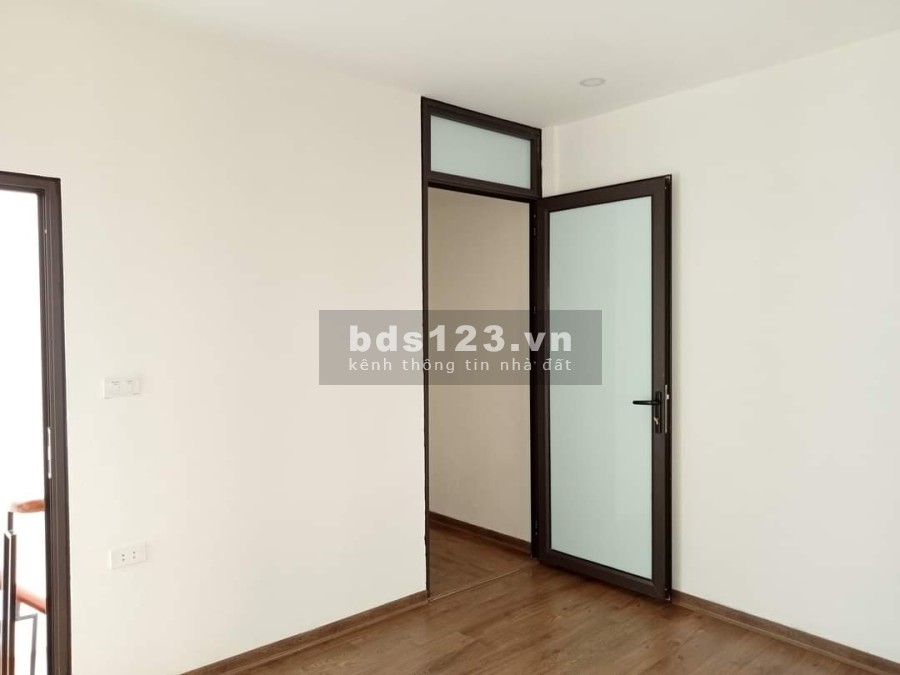 Bán nhà nguyên căn 4 tầng, diên tích 22m trong ngõ Trại Cá giá rẻ giá bán 2.2 tỷ, thương lượng