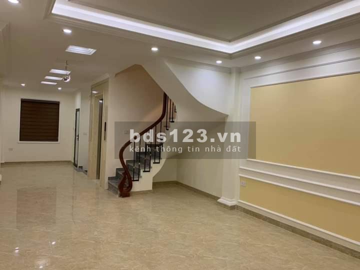 Bán nhà chính chủ dt 50m2, 6 tầng mt 4.1m, giá 10.5 tỷ, ô tô vào nhà thang máy, Phùng Chí Kiên