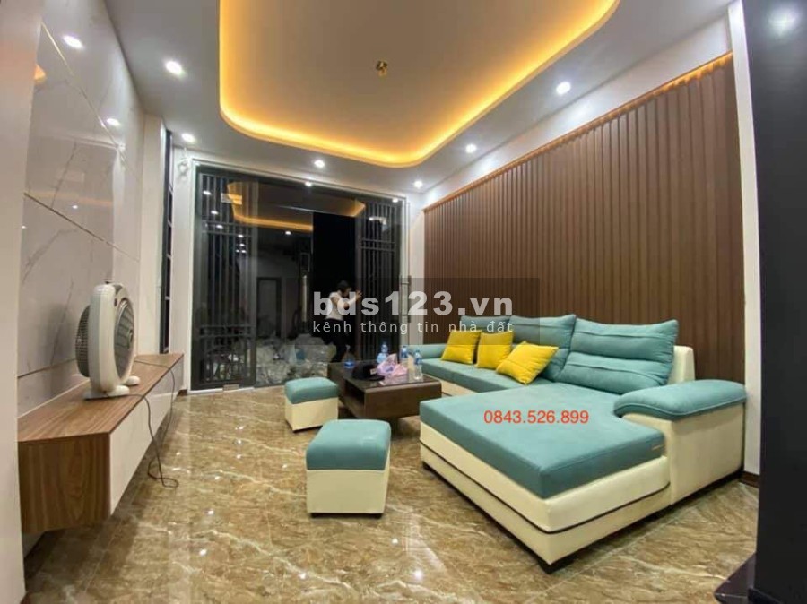 Bán nhà phố Hoàng Mai, ô tô gần phố hồ điều hoà, diện tích 35m2 giá bán nhỉnh 3 tỷ