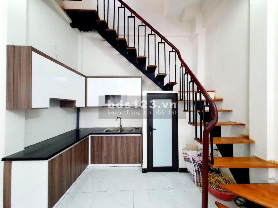 Trại Cá diện tích 22m2, nhà đúc 4 tâng, diá 2.25 Tỷ, gần Phố Trương Định, nhà đẹp, ở ngay