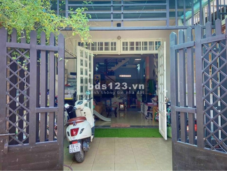 Nhà Thuê Nội Thất, Sân Ô Tô, 7 Triệu, trệt, 2 lầu Thạnh Xuân 24, Quận 12.