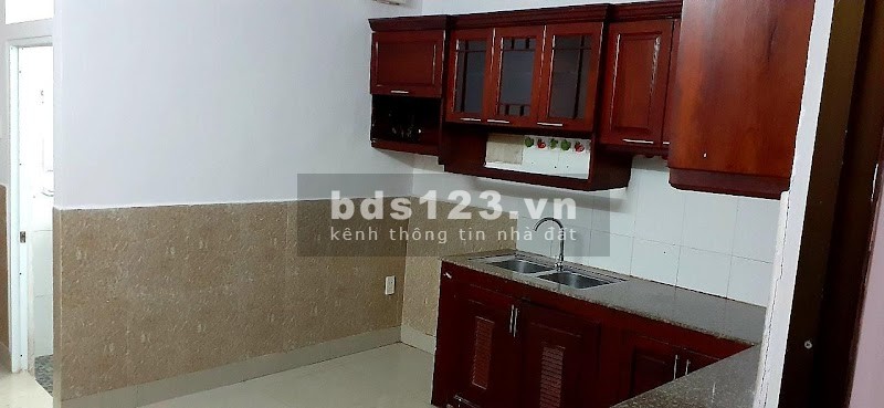 Tôi muốn bán nhà hẻm 1 sẹc Nguyễn Sơn quận Tân Phú diện tích 57m2 chỉ 4 tỷ hơn.