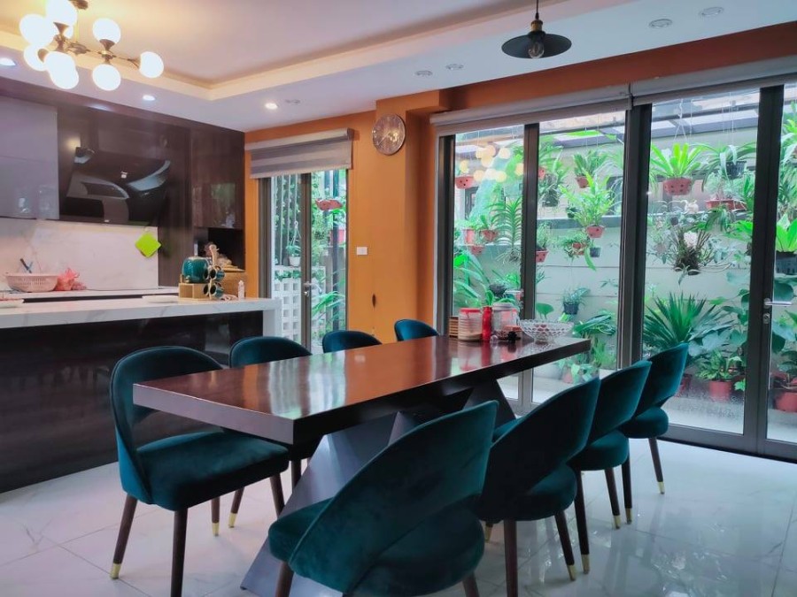 Bán Nhà P/Lô Phố Ngô Gia Tự Long Biên Ô Tô Tránh, KD 135m2 4T MT 6m 6 tỷ