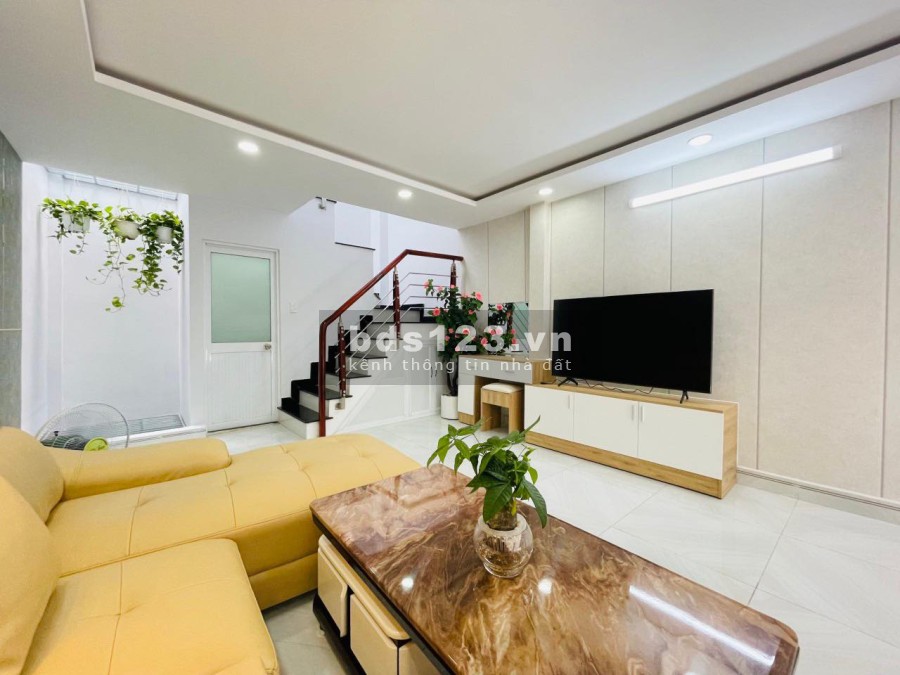Bán gấp nhà sát mặt tiền đường Lũy Bán Bích, Tân Phú giá 5 tỷ 2