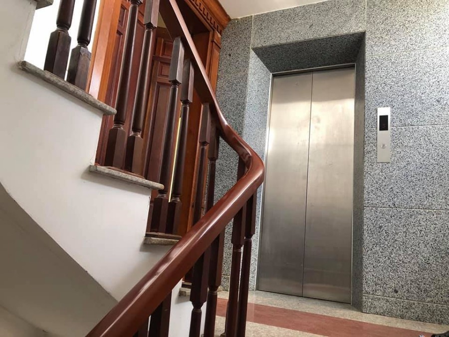 Bán Nhà Quan Hoa 190m2, 10 tầng , thang máy, kinh doanh cực đỉnh SĐCC