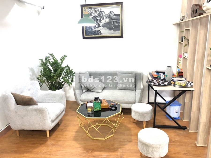 Cho thuê văn phòng ngã tư Nguyễn Trãi - Khuất Duy Tiến diện tích 120m2, 40m giá rẻ