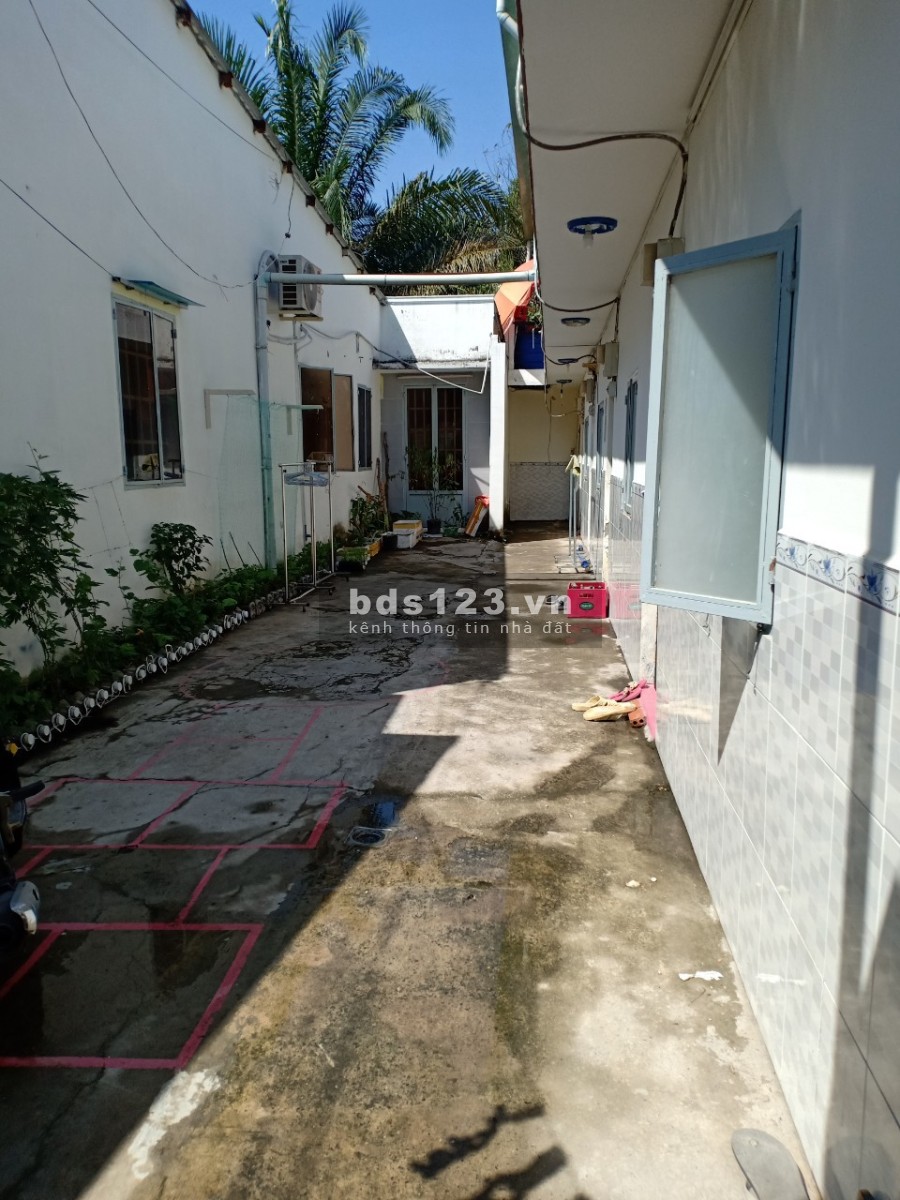 Bán nhà + dãy trọ 5 căn Quận 12. Hẻm 1/ Xe Hơi. 8 tỷ - 232m2 thổ cư.