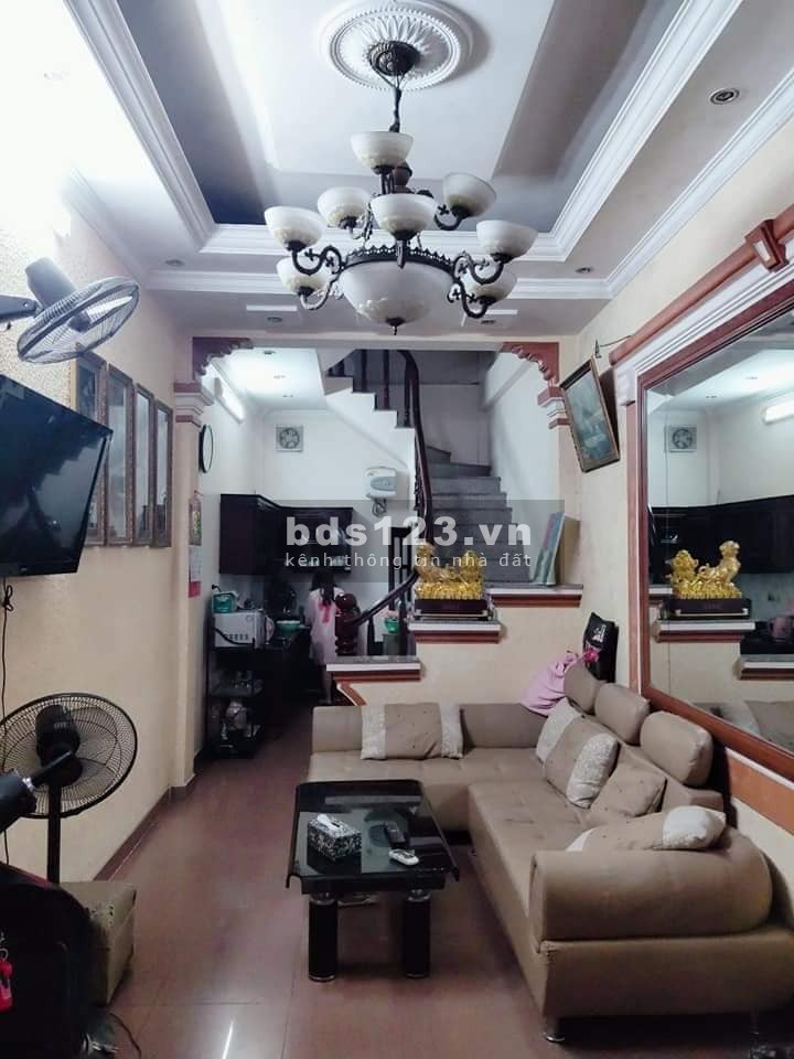 Bán nhà Nguyễn Khang, vị trí đẹp trung tâm tiện ích khu an sinh đỉnh diện tích 35m2, giá 3,9 tỷ