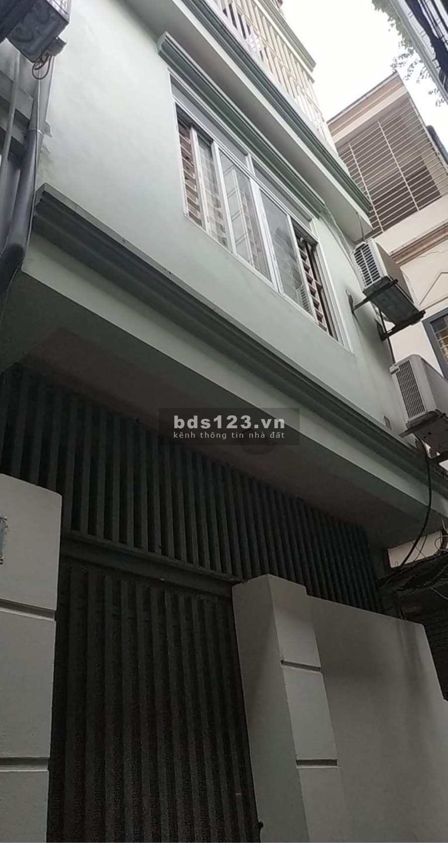 Bán nhà nguyên căn Quận Cầu Giấy lô góc giá mềm sổ vuông vực ngõ nông, dtsd 55m2, giá 4.7 tỷ