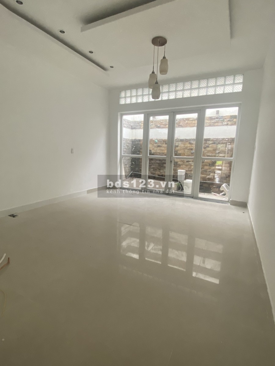 Nhà hẻm xe tải Bình Lợi diện tích sử dụng 4.2x20, trệt, 2 lầu ST, 4PN, 4WC giá 23 triệu/tháng