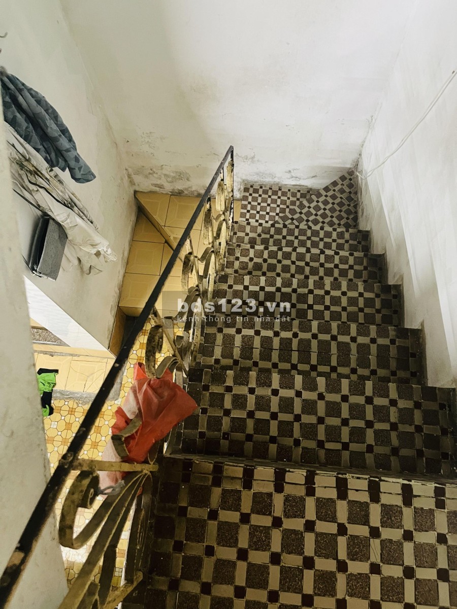 Hiếm, nhà phố Nguyễn Trãi, Thanh Xuân, P/Lô, ở ngay, dtsd 35m2 3 tầng, mt 3.7m, giá 1.8 tỷ