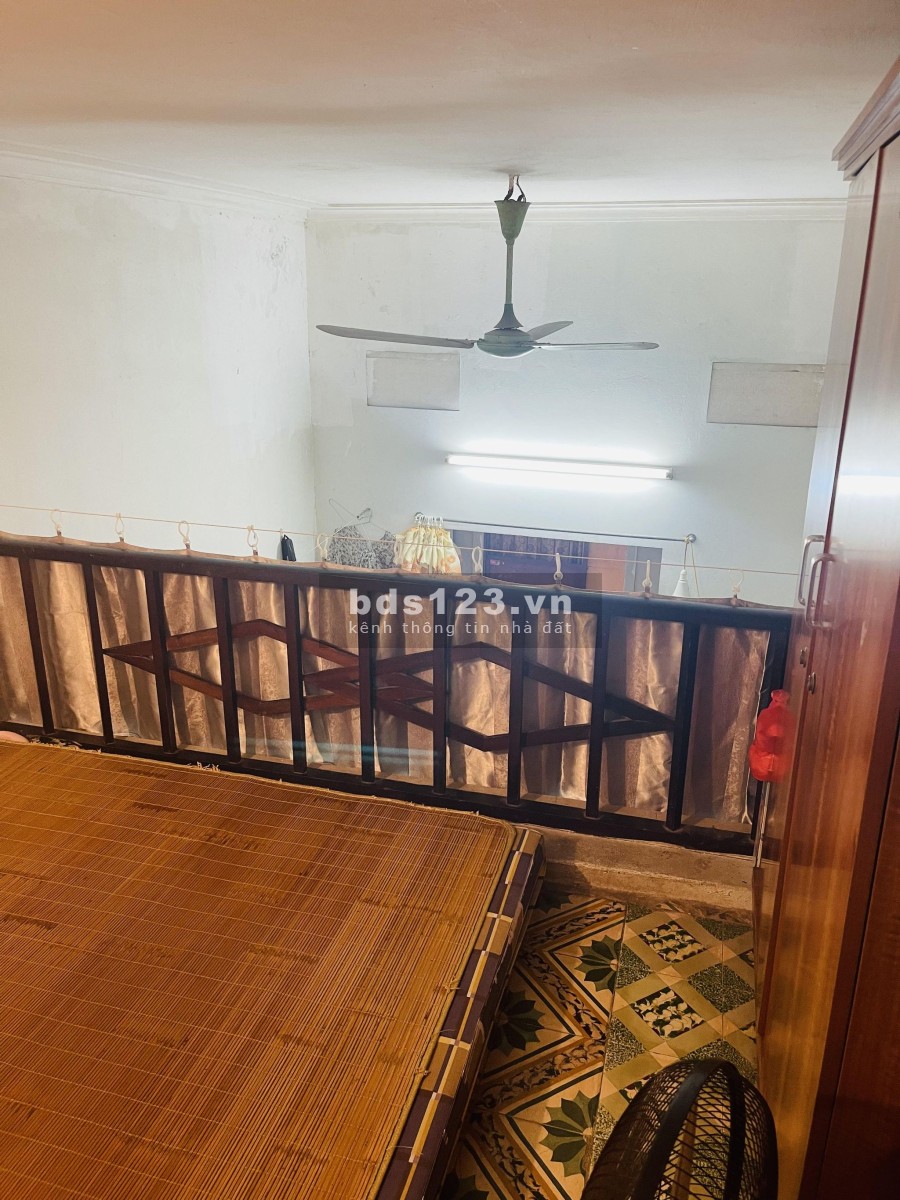 Hiếm, nhà phố Nguyễn Trãi, Thanh Xuân, P/Lô, ở ngay, dtsd 35m2 3 tầng, mt 3.7m, giá 1.8 tỷ