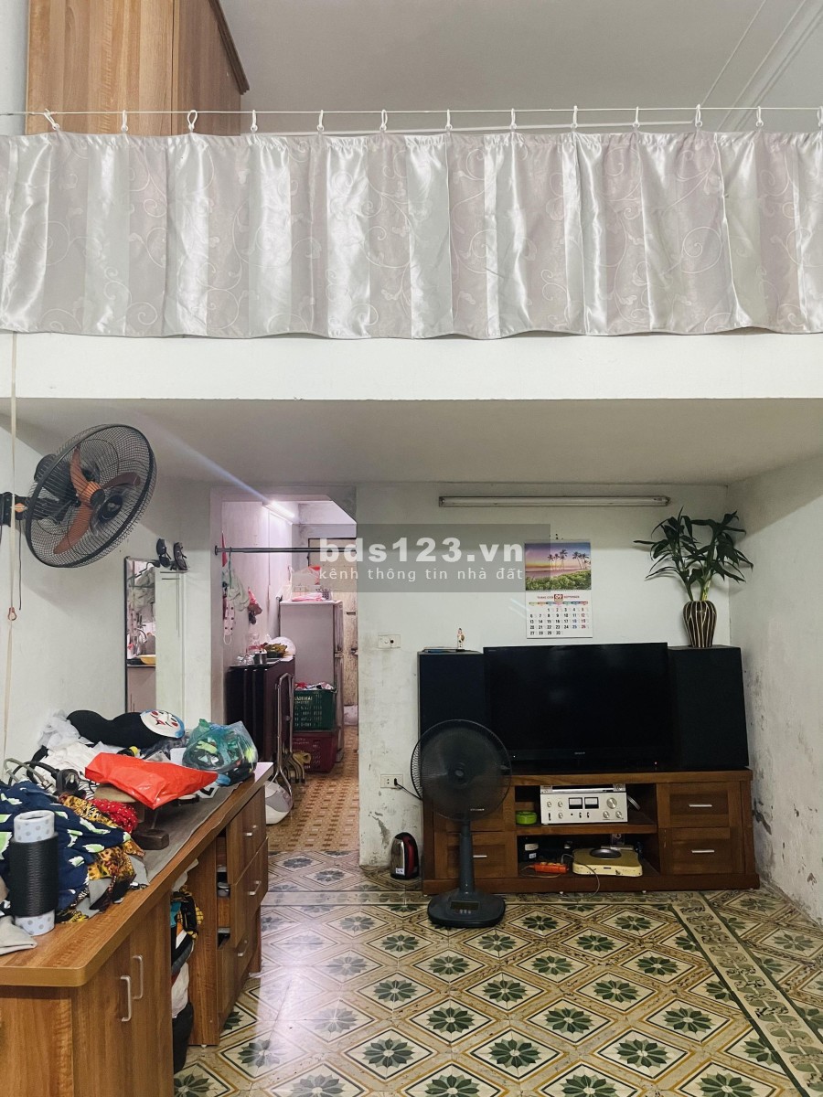 Hiếm, nhà phố Nguyễn Trãi, Thanh Xuân, P/Lô, ở ngay, dtsd 35m2 3 tầng, mt 3.7m, giá 1.8 tỷ
