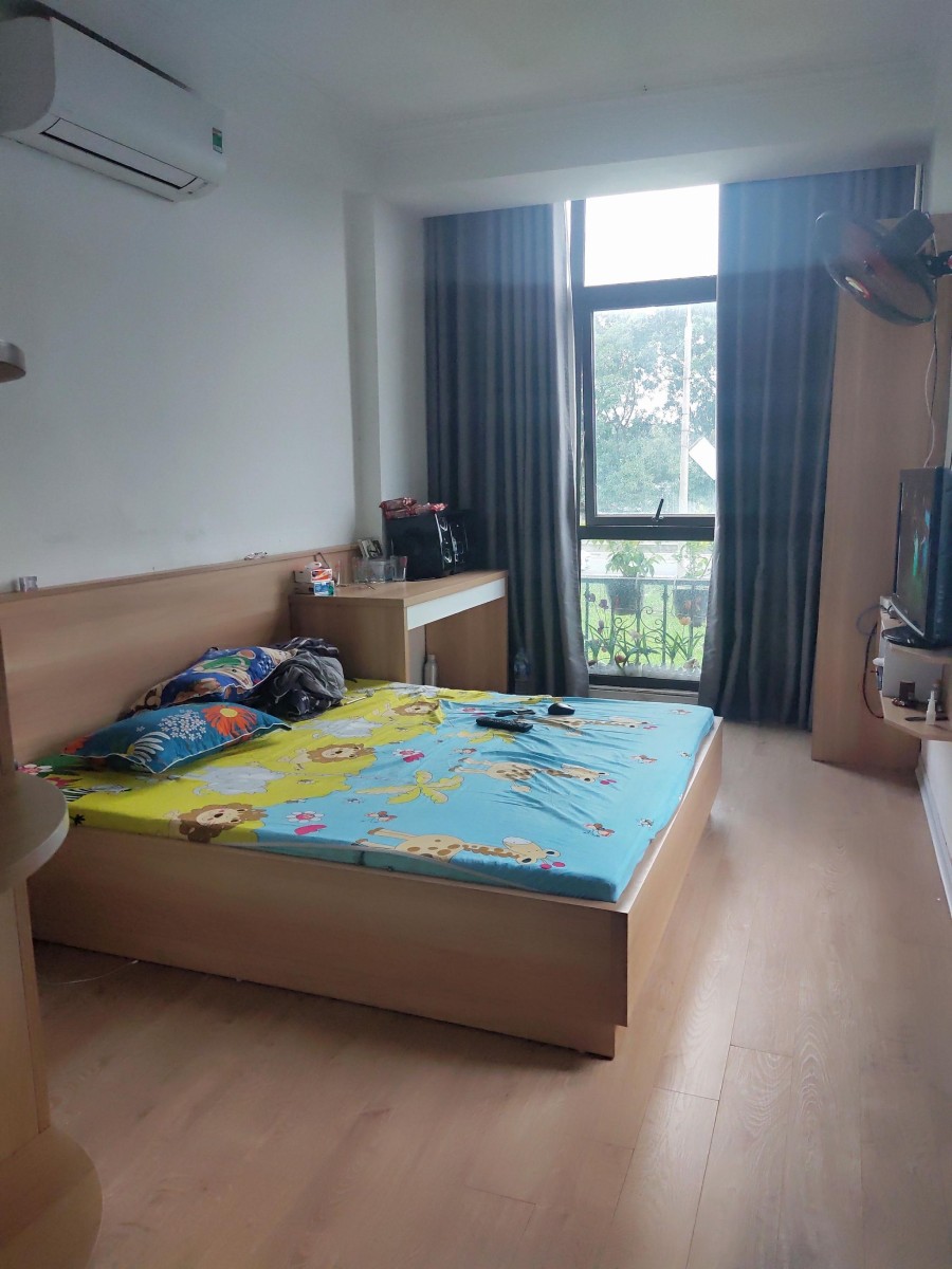Quá rẻ - nhà mặt phố Lâm Du, Long Biên kinh doanh, bê tông cốt thép 5 tầng giá bán 4 tỷ