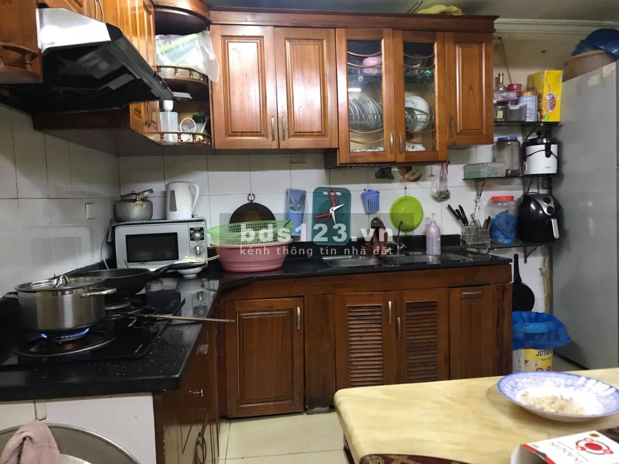 Bán nhà mặt phố Cầu Giấy vị trí đẹp kinh doanh tốt 4 tầng dt 65m2 giá 25 tỷ. LH 0912442669