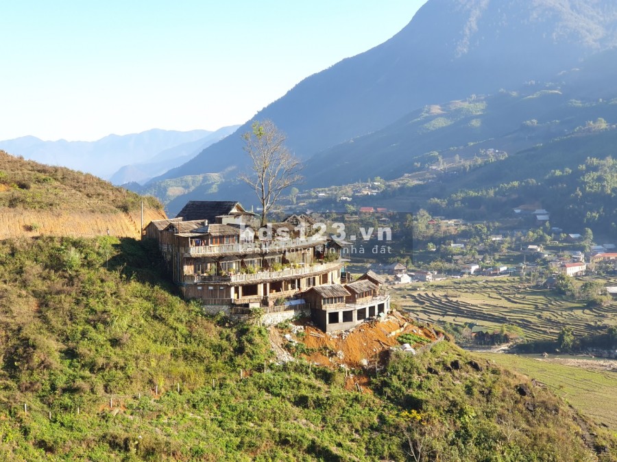Bán homestay mặt TL 152 view thung lũng Mường Hoa giá cắt lỗ