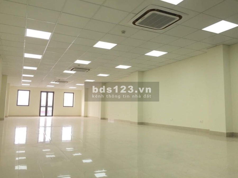 Chính chủ có vp cho thuê tại 18 Phố Vương Thừa Vũ, diện tích sử dụng 65m2 GT chỉ 10tr