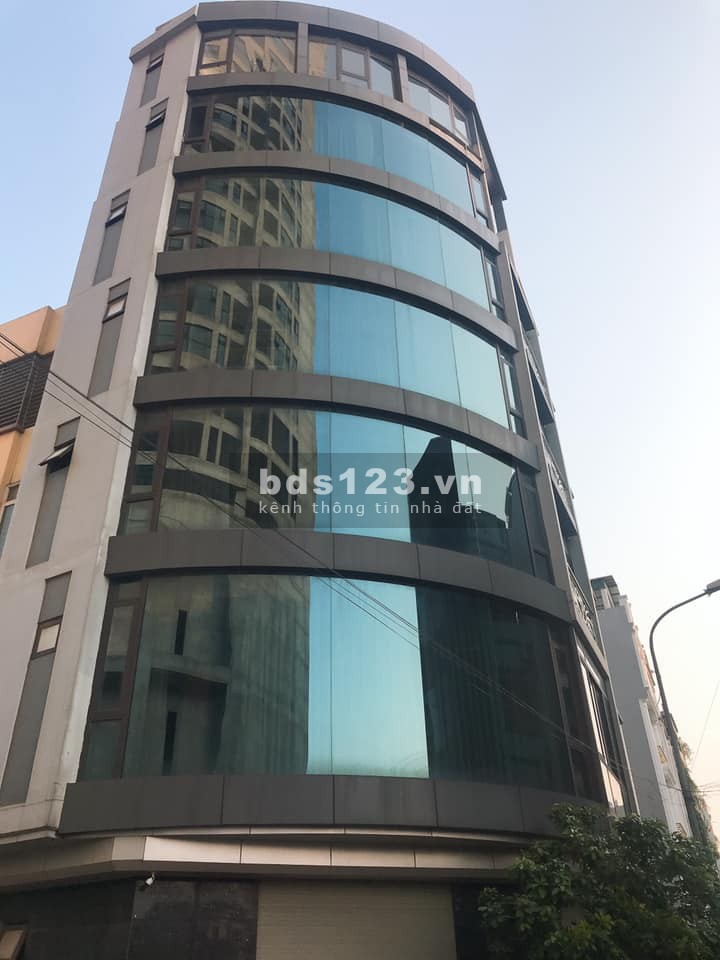 Siêu đỉnh, biệt thự Vạn Phúc – Hà Đông, 30m ra Tố Hữu 4 tầng, LÔ GÓC, DT 200m2 vị trí đỉnh chỉ 18 tỷ.