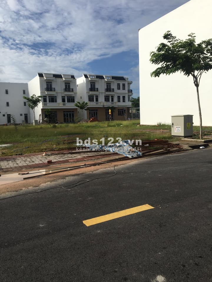 Vợ chồng tôi cần bán mảnh đất ở Phú Chánh gần visp2 đẹp giá rẻ 1.8 tỷ, có thương lượng