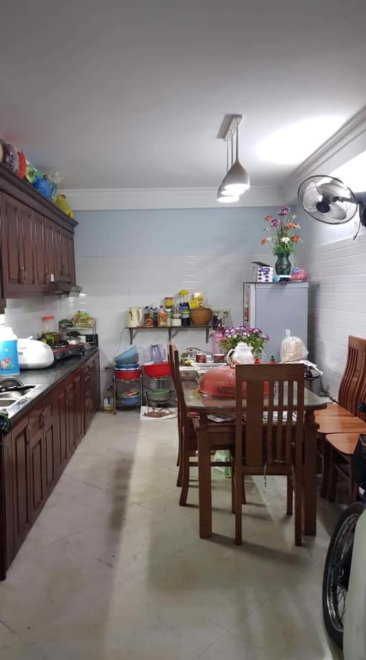 Bán nhà Phan Đình Giót 5 tầng lô góc 3 mặt thoáng chỉ nhỉnh 2 tỷ, hỗ trợ thủ tục pháp lý, ngân hàng