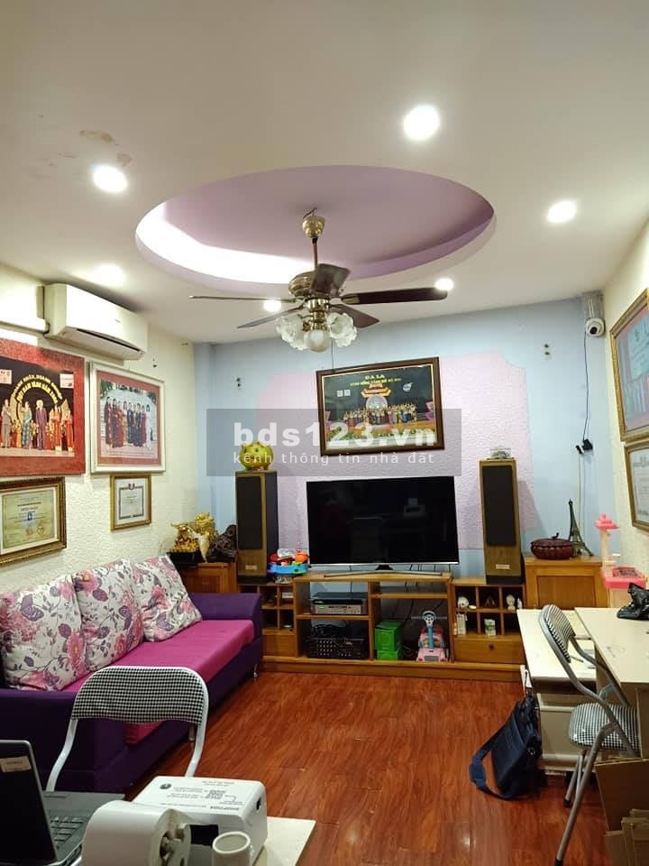 Bán nhà lô góc,ô tô vào nhà,đường thông phố Ngọc Thụy, Long Biên, 95m2, 4 tầng, giá 8,1 tỷ