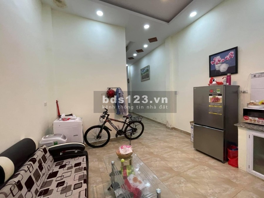 Bán nhà 2 tầng đường Tân Quý Tân Phú HXH gần mặt tiền giá chỉ 6.8 tỷ lh 0918002023