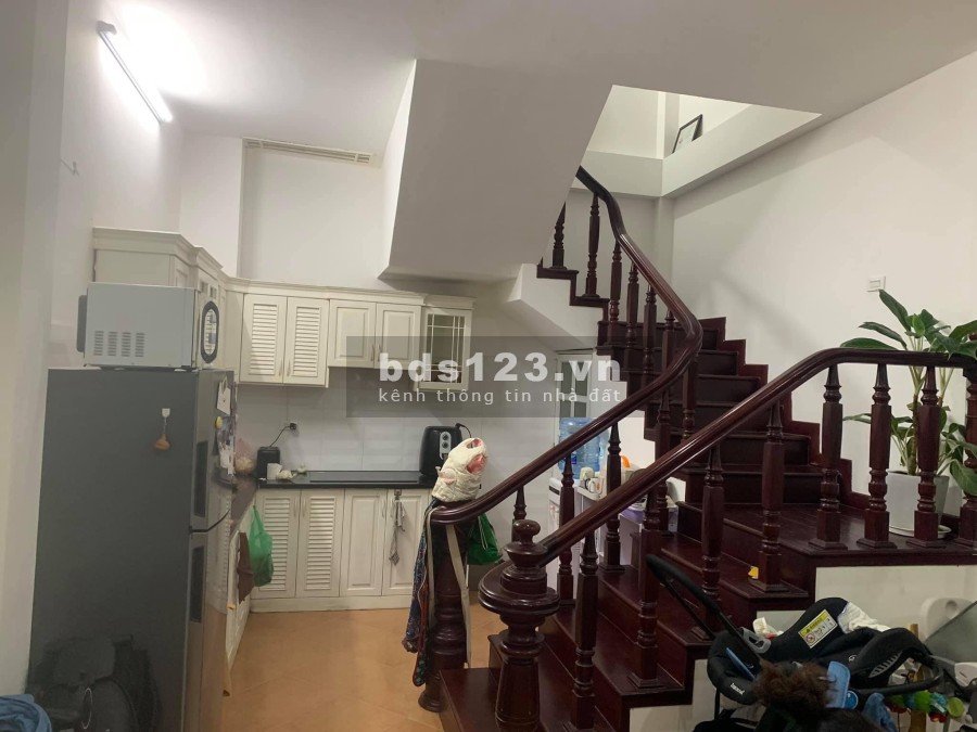 Bán Nhà Kim Ngưu, diện tích 48m2, 4 tẩng, mặt tiền 4m, sổ riêng, giá 3.2 tỷ, lh 0702156658